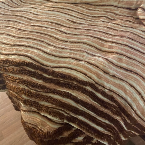 Brown and Tan and Gold Chenille Type Bedspread - Picture 2 of 4